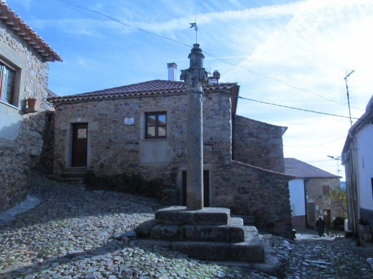 Casinha Garcia Villa Penha Garcia Eksteriør bilde